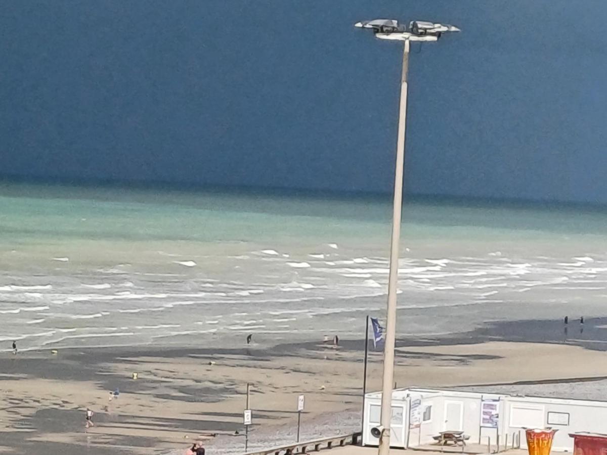 Au Gre Des Marees 2 Appartement Face A La Mer 2Eme Etage Ault Luaran gambar